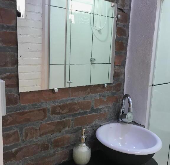 هاستل St. Virginia’s