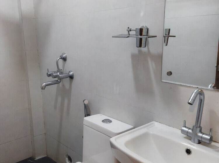 تختخواب و صبحانه Assam Lodge