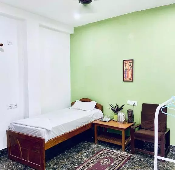 پانسیون Big Tree Guest House