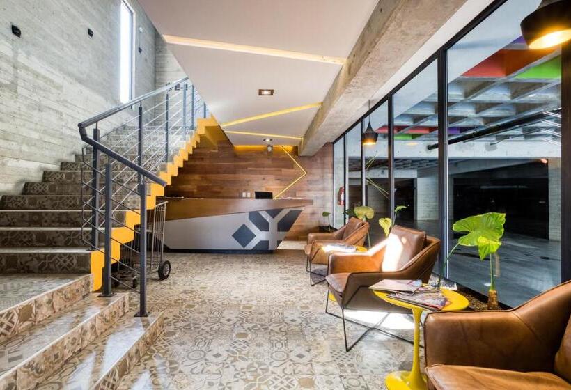 Uliv Revolución Tijuana