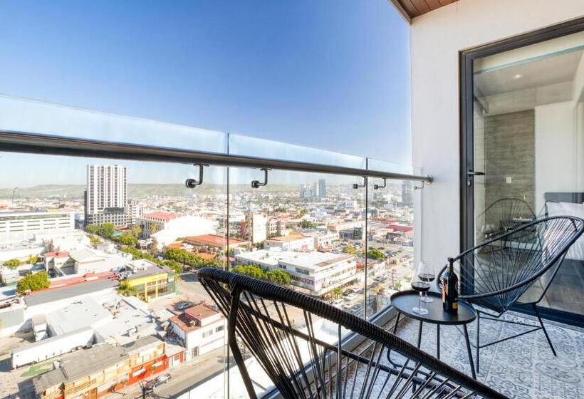 Uliv Revolución Tijuana