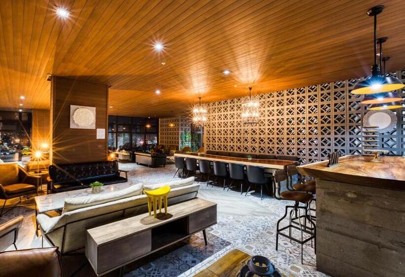 Uliv Revolución Tijuana