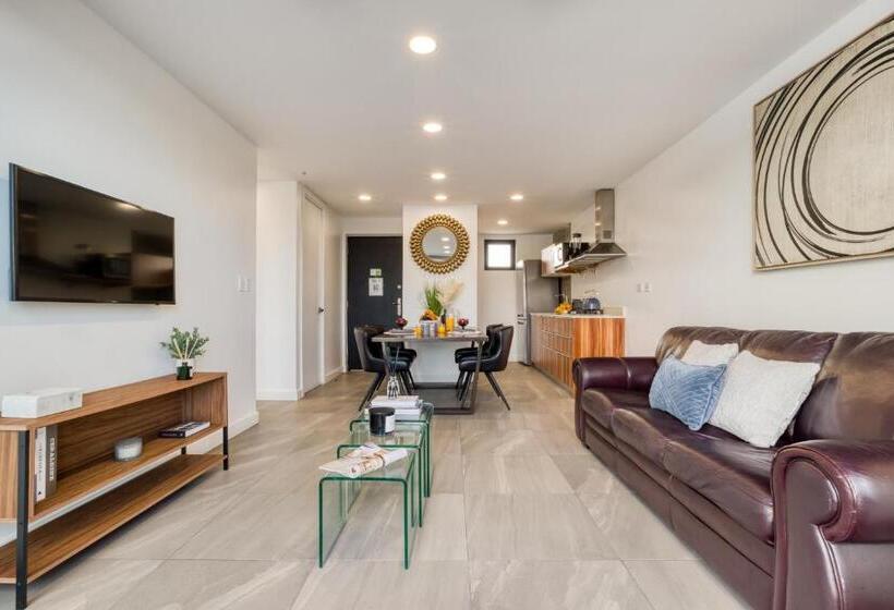 Uliv Revolución Tijuana