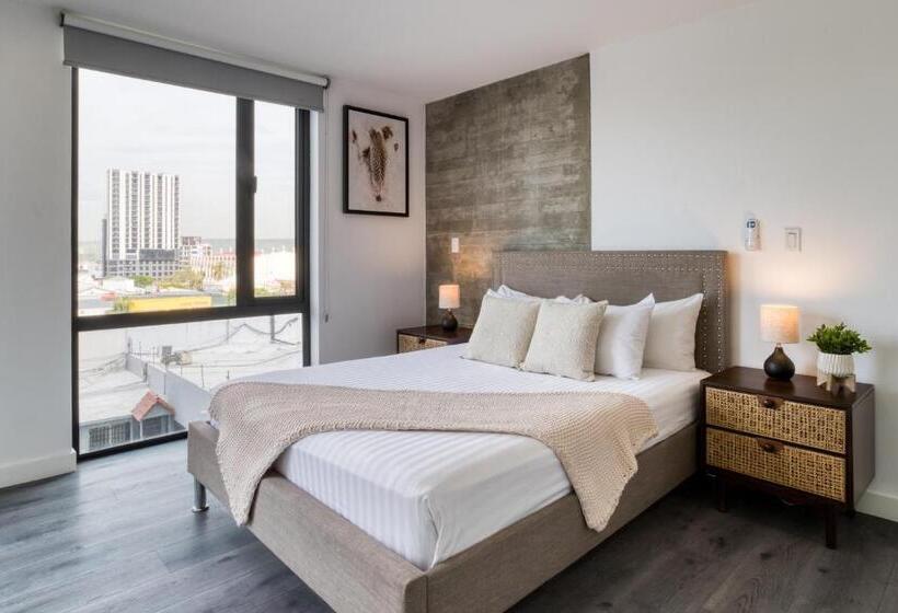 Uliv Revolución Tijuana