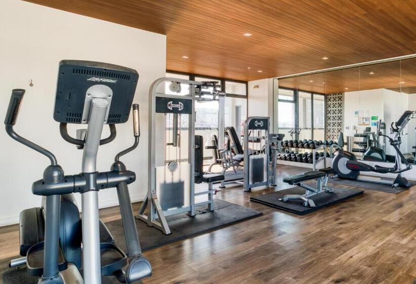 Uliv Revolución Tijuana