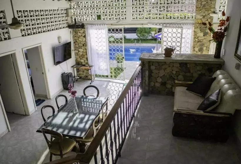 Retkeilymaja Casa Quinta La Felicidad