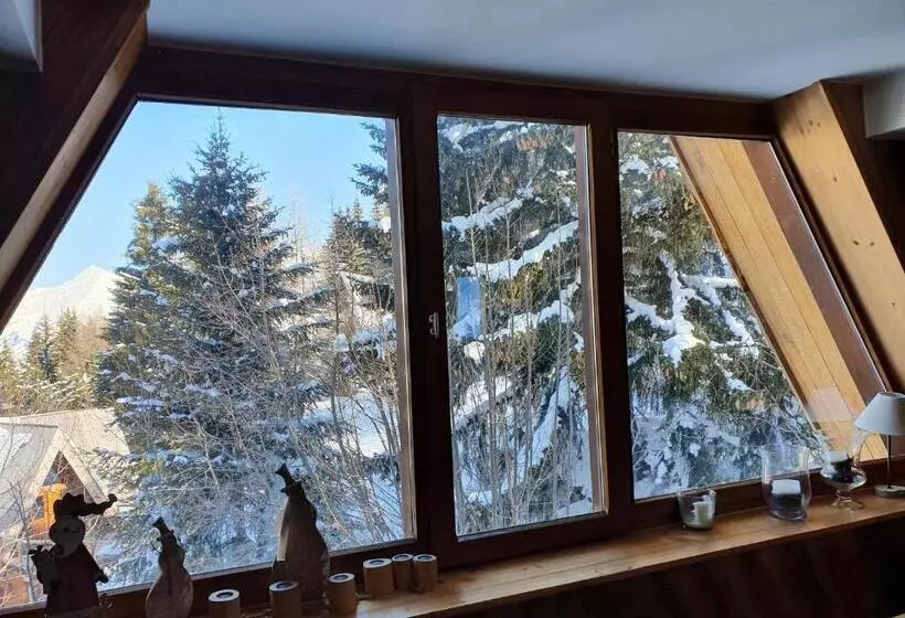 ベッドアンドブレックファースト Le Chalet Pointu De Capucine Chambre D Hote Arcs 1600