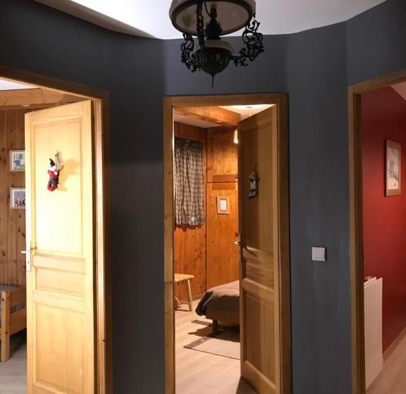 تختخواب و صبحانه Le Chalet Pointu De Capucine Chambre D Hote Arcs 1600