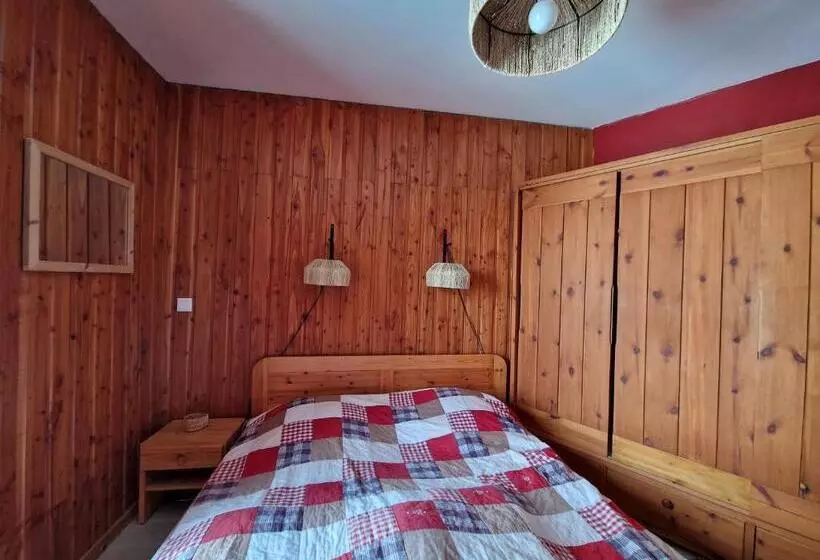 ベッドアンドブレックファースト Le Chalet Pointu De Capucine Chambre D Hote Arcs 1600