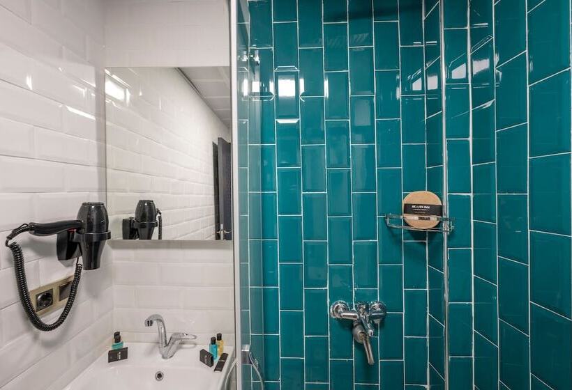 호텔 Heaven Inn Airport