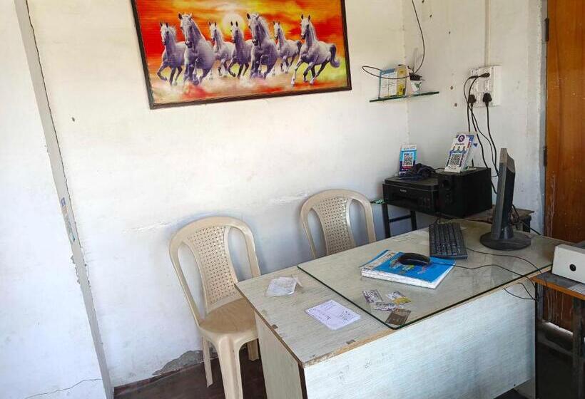 Spot On 80770j Hotel Relax Inn