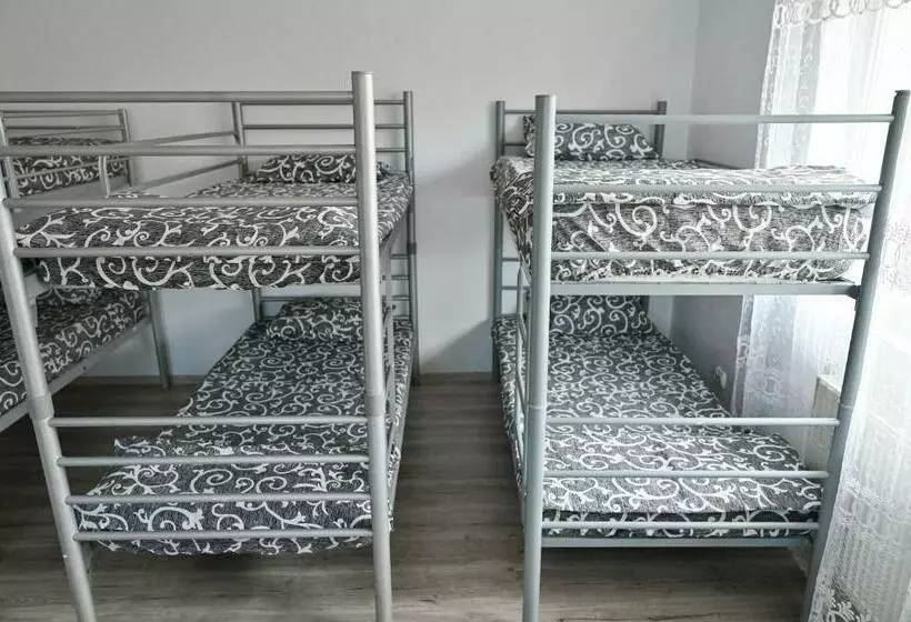 ユースホステル Cazare Muncitori Ploiesti