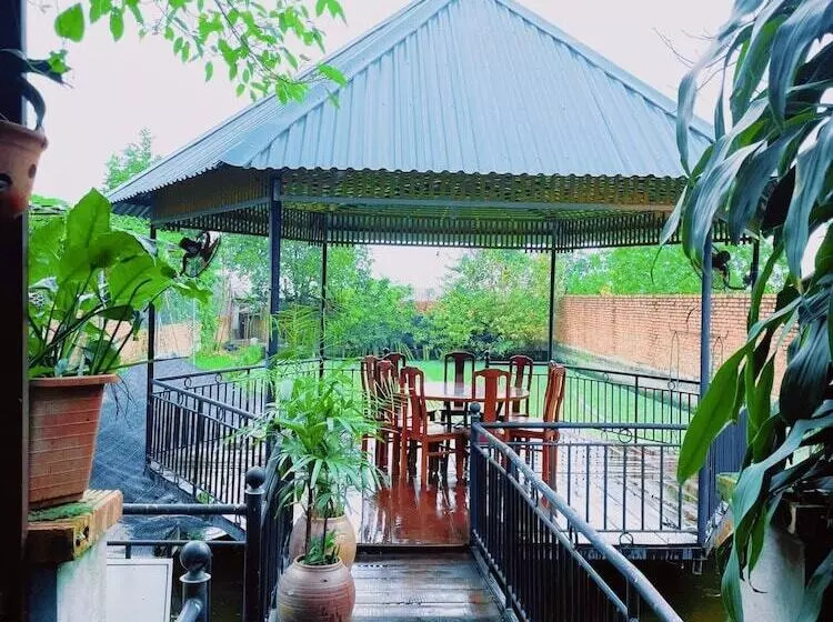 تختخواب و صبحانه Vani S Home