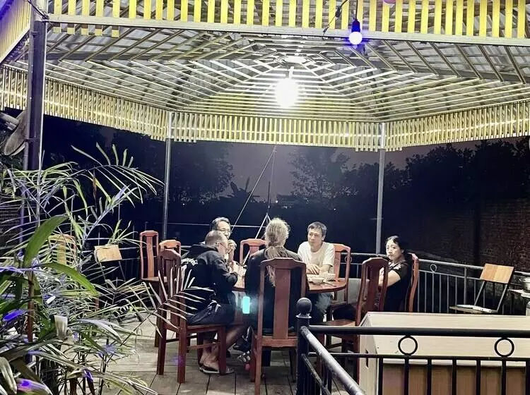 تختخواب و صبحانه Vani S Home