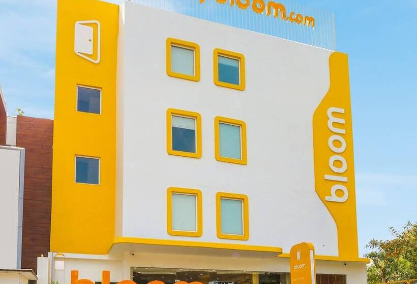 Bloom Hotel Golf Course Road, Sector 43