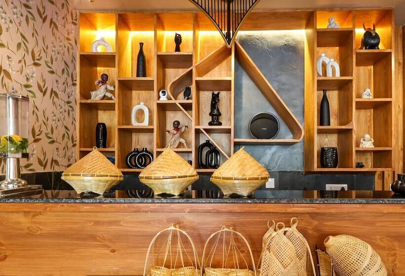 Bloom Hotel Golf Course Road, Sector 43