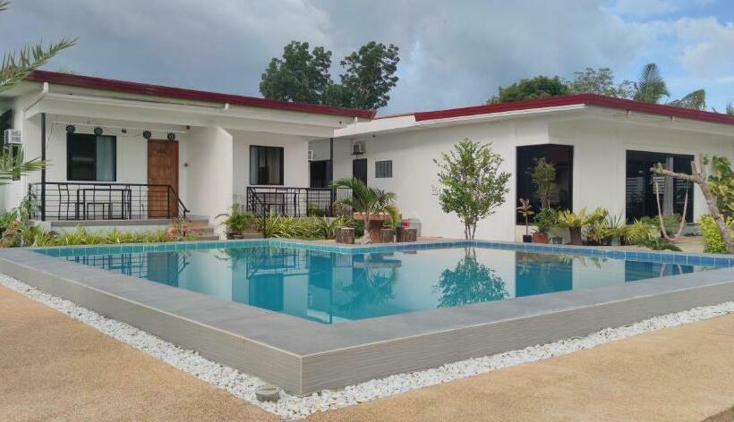 La Casa Dania Backpackers Hostel