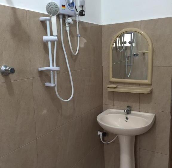 بنسيون Yaarl Holiday