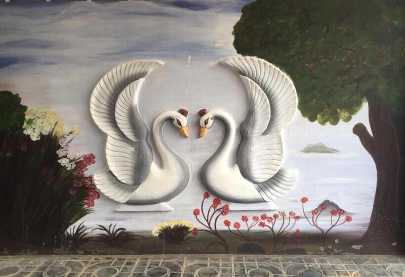 بنسيون Yaarl Holiday