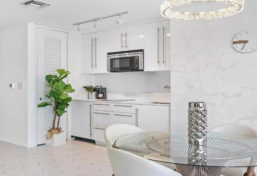 Private Residence At W South Beach  811