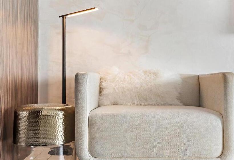 Private Residence At W South Beach 811