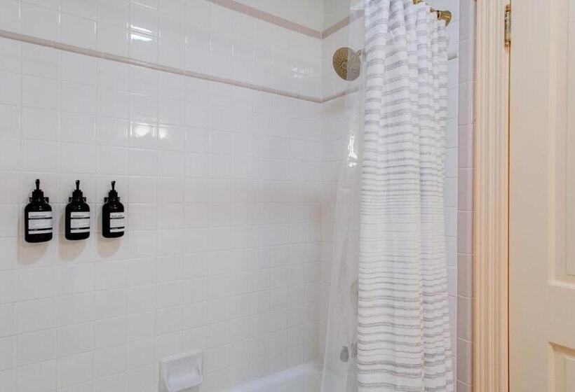 فندق Suite 10 Historic Art City Inn