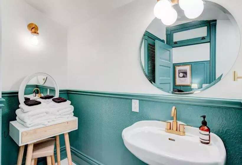 ホテル Suite 6 Historic Art City Inn