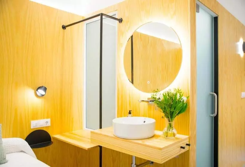 Majatalo Kalidas Hostel Suites