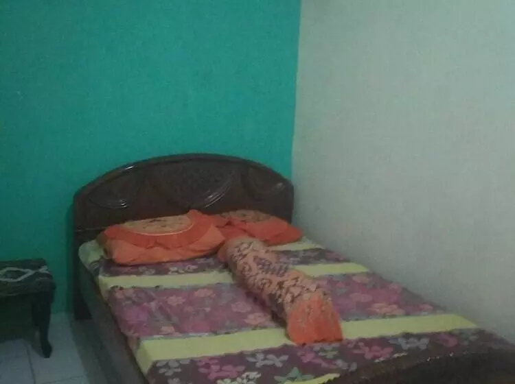 Hotelli Capital O 92080 Green Home Stay