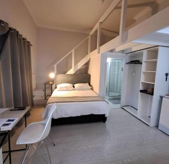 פנסיון Aircommodation Guesthouse