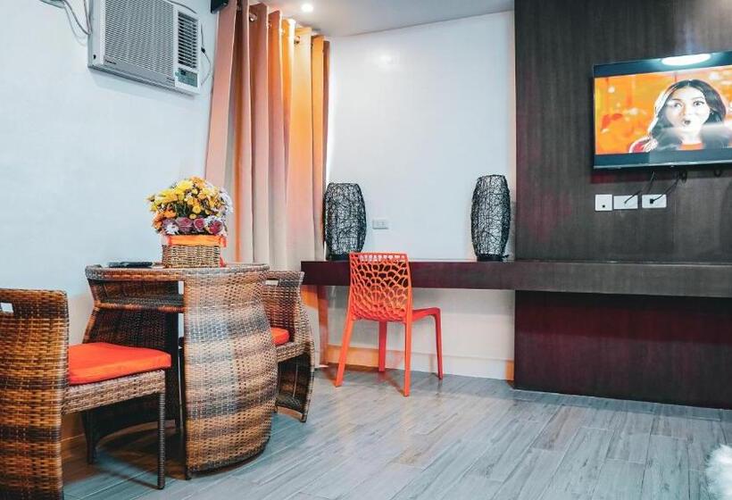 Aya Hotel & Residences