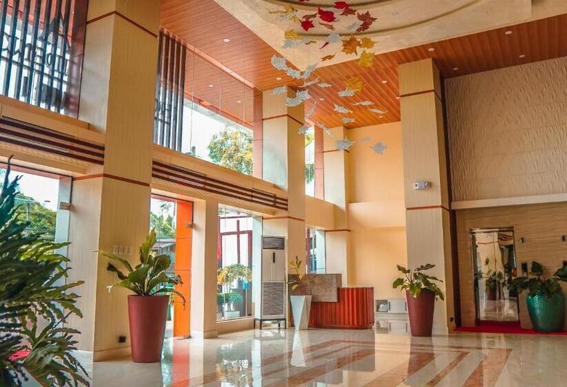 Aya Hotel & Residences