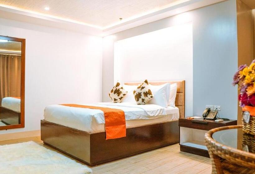 Aya Hotel & Residences