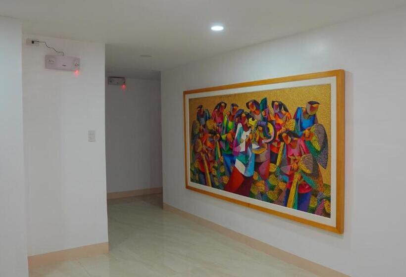 Aya Hotel & Residences