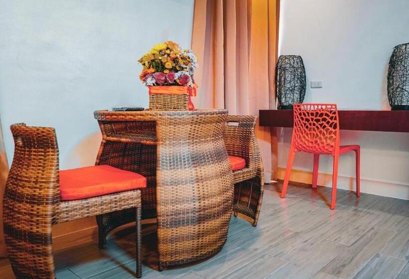 Aya Hotel & Residences