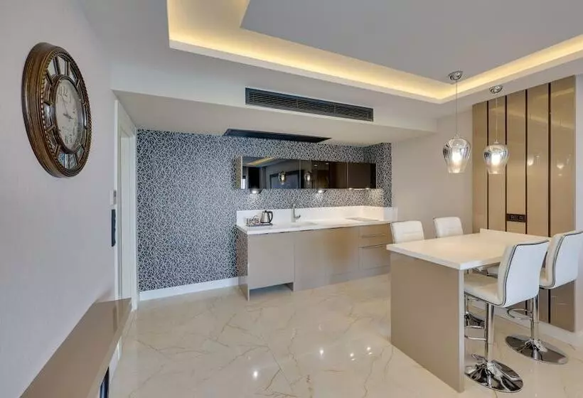 Hotelli Ege Birlik Seasight Suites