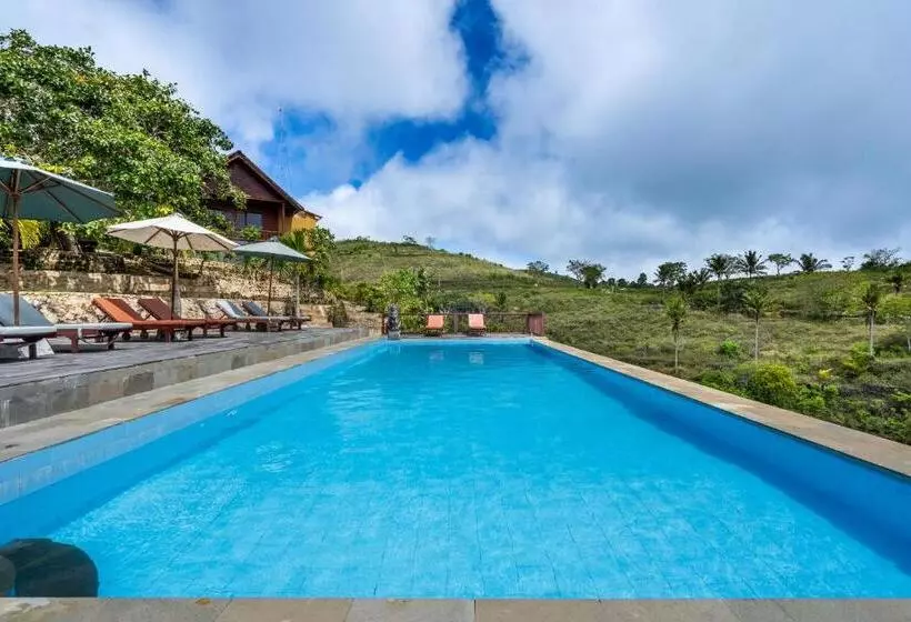 Hotelli Pini Sentana Village Nusa Penida