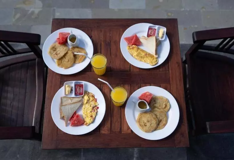 Hotelli Pini Sentana Village Nusa Penida