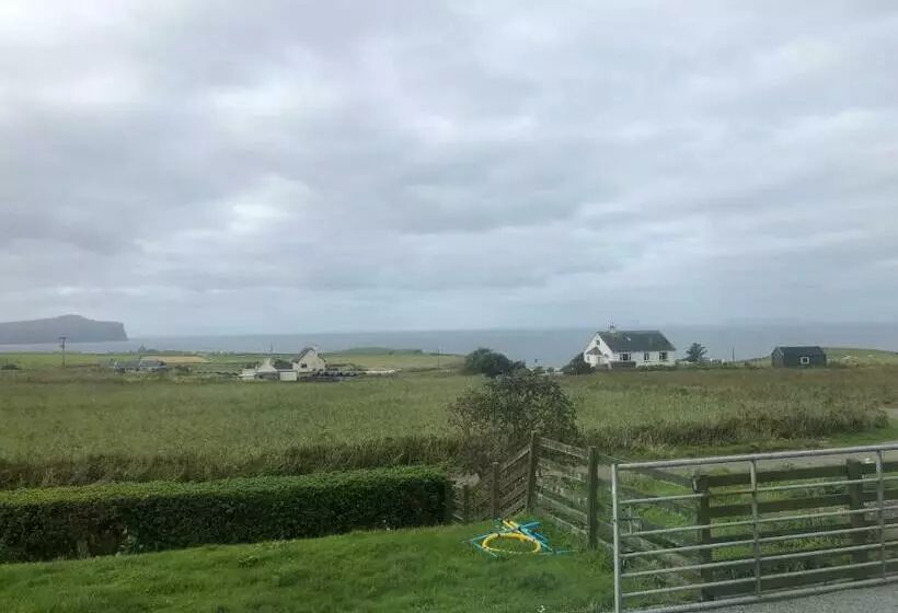 Aamiaismajoitus (B&B) Trumpan Cottage
