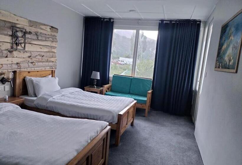 هتل Silk Route Lodge