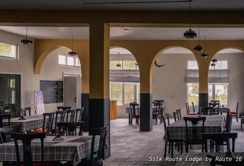 هتل Silk Route Lodge