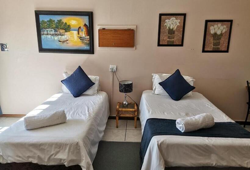 ペンション Neon Moon