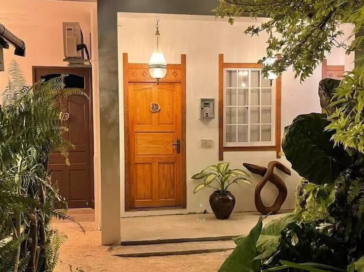 پانسیون The Corbin Guest House