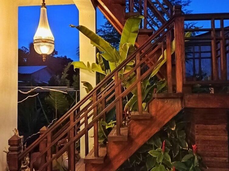 پانسیون The Corbin Guest House