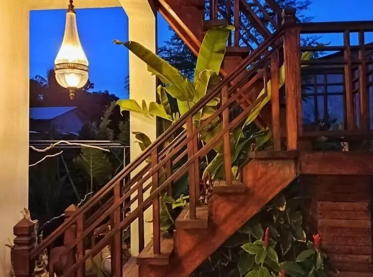 پانسیون The Corbin Guest House