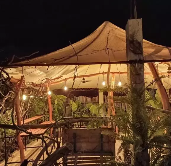 پانسیون The Corbin Guest House