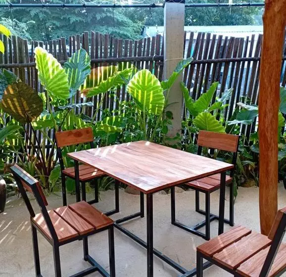 پانسیون The Corbin Guest House