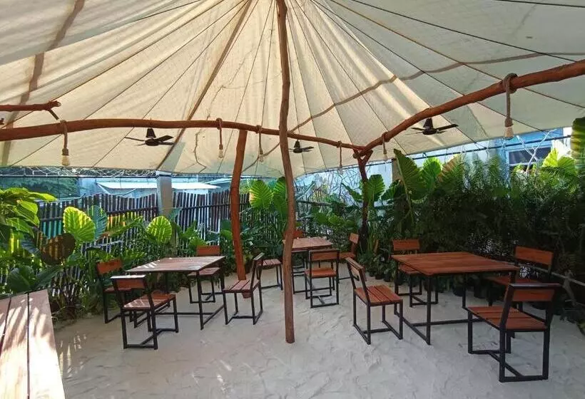 پانسیون The Corbin Guest House