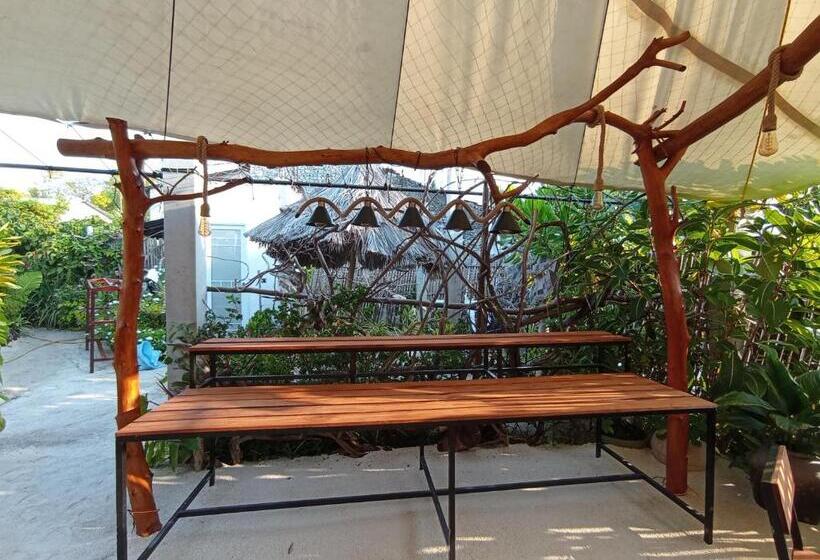 پانسیون The Corbin Guest House