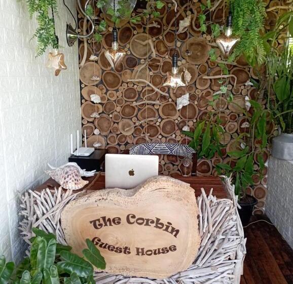 پانسیون The Corbin Guest House